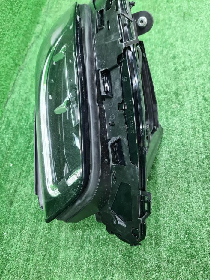 Фара левая Mercedes E W213 (2020-2023) LED
