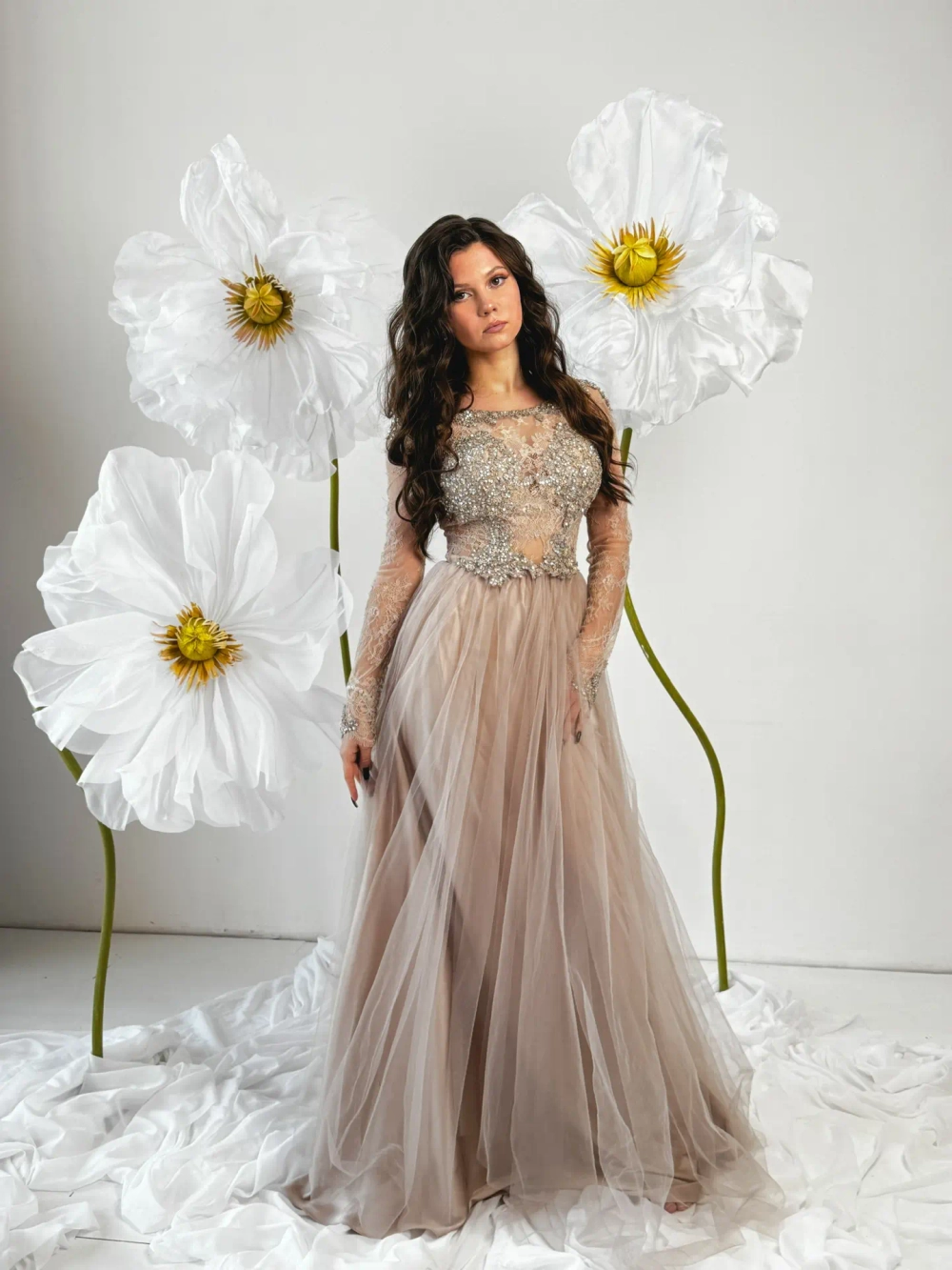 Платье вечернее с расшитым лифом