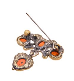 AM-3418 Брошь «Барельеф» (латунь, янтарь)