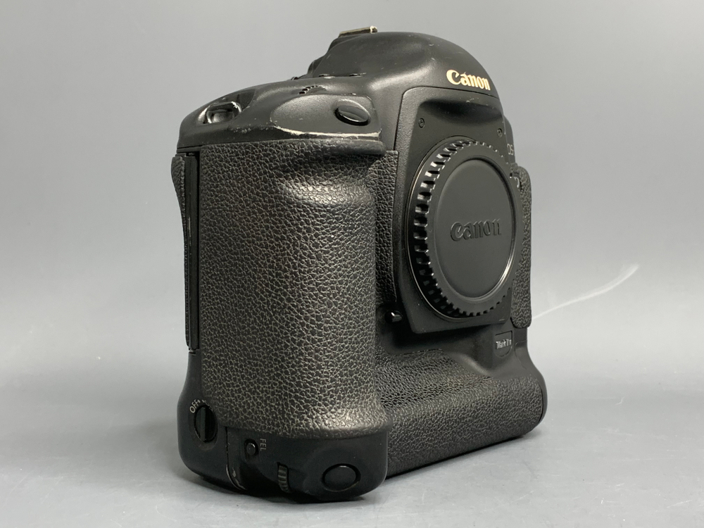 Canon EOS 1D Mark II N 321.000 кадров