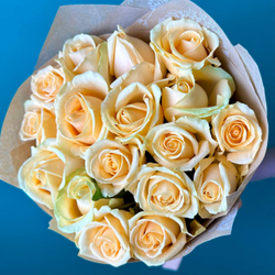 кремовые розы купить онлайн в Москве с доставкой