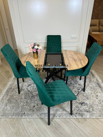 Круглый раздвижной стол "Лофт", дуб вотан и стулья "Бентли" изумруд