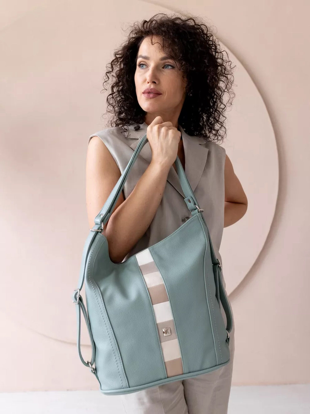 Сумка рюкзак большая через плечо трансформер