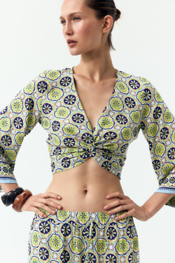 ZARA КОРОТКИЙ ТОП ИЗ ТКАНИ С ПРИНТОМ С УЗЛОМ, РАЗНОЦВЕТНЫЙ