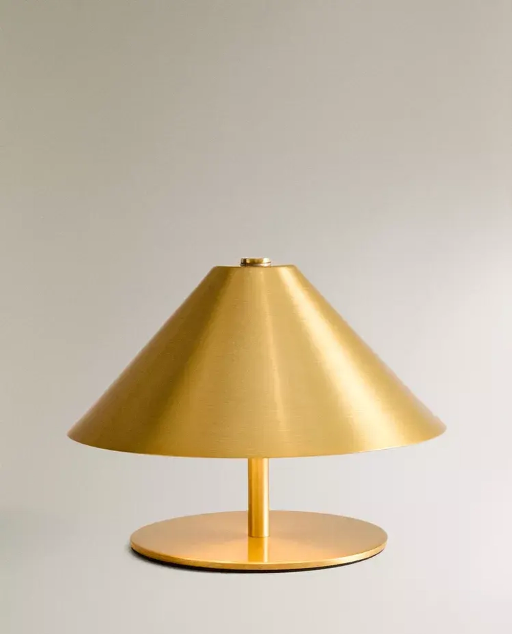 ZARA HOME БЕСПРОВОДНАЯ ЖЕЛЕЗНАЯ ЛАМПА, ЗОЛОТОЙ