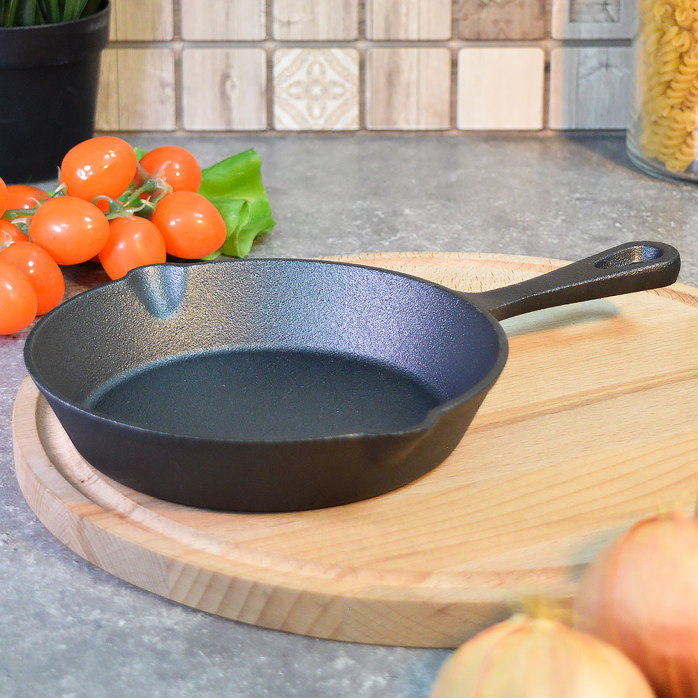 Сковорода чугунная 15,5*3см с чугунной ручкой, без крышки "Marmitta"