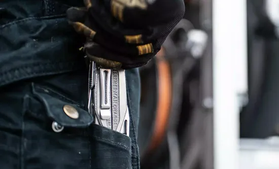 Мультитул Leatherman Charge Plus TTi 832528 титановый 19 функций