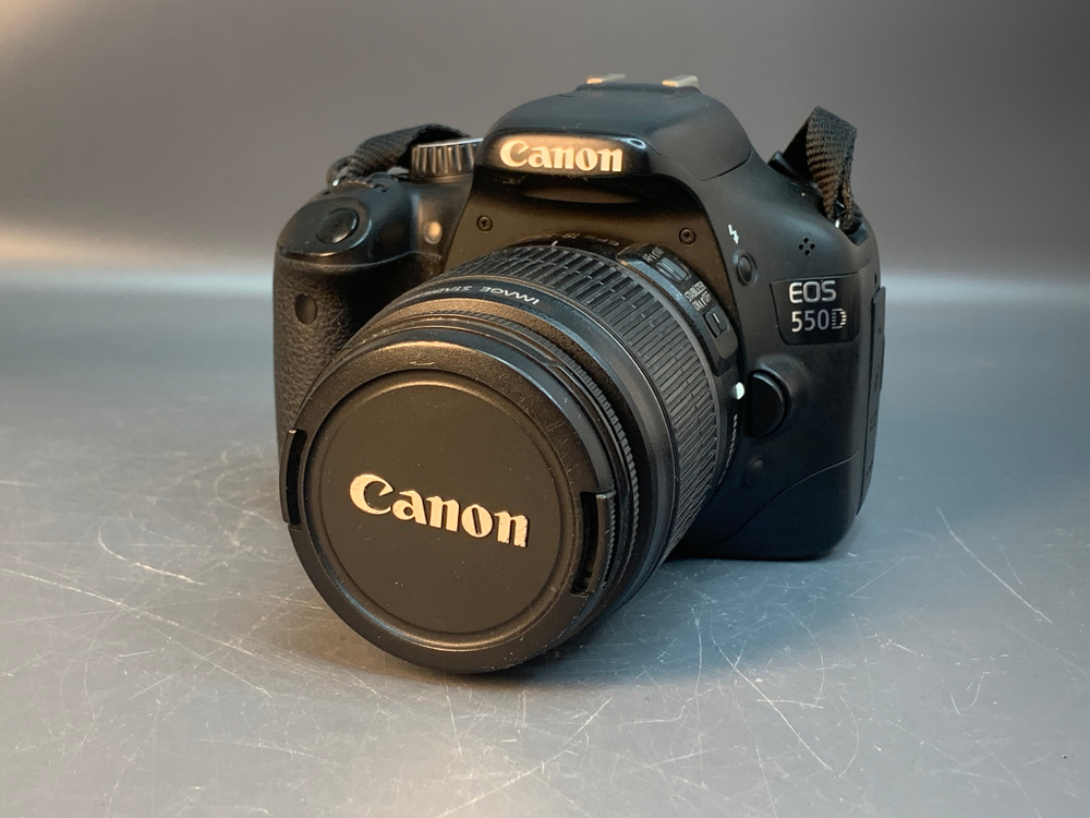 Canon 550D Kit 18-55 12419 кадров без зарядного устройства, не работает автофокус