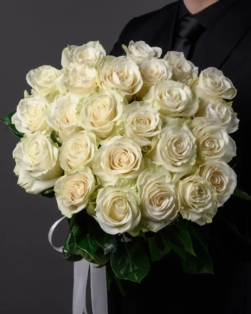 Букет из 25 белых роз (Мондиал 50 см)