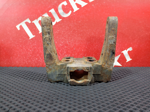 Кронштейн переднего бампера