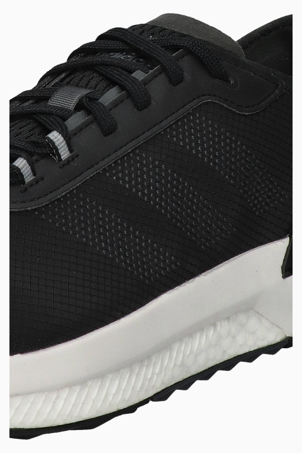 Кроссовки adidas Avryn