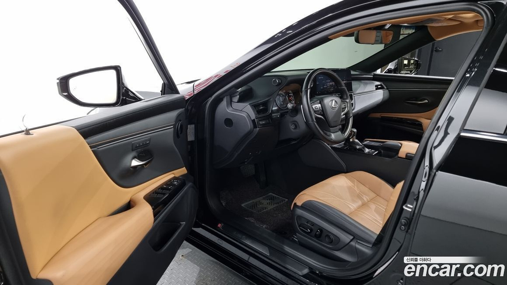 Lexus ES300h 7 Generation Luxury Plus (06.2022)