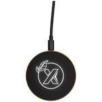 Зарядная станция для беспроводной зарядки SCX.design W13, изготовленная из дерева