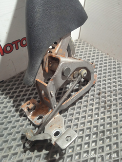 Рычаг стояночного тормоза Шкода Октавия А5 1.4 BUD Б/У