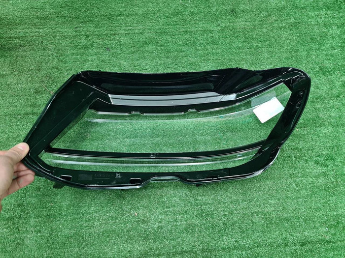 Стекло фары правое VW Tiguan 2 (2016-2020)