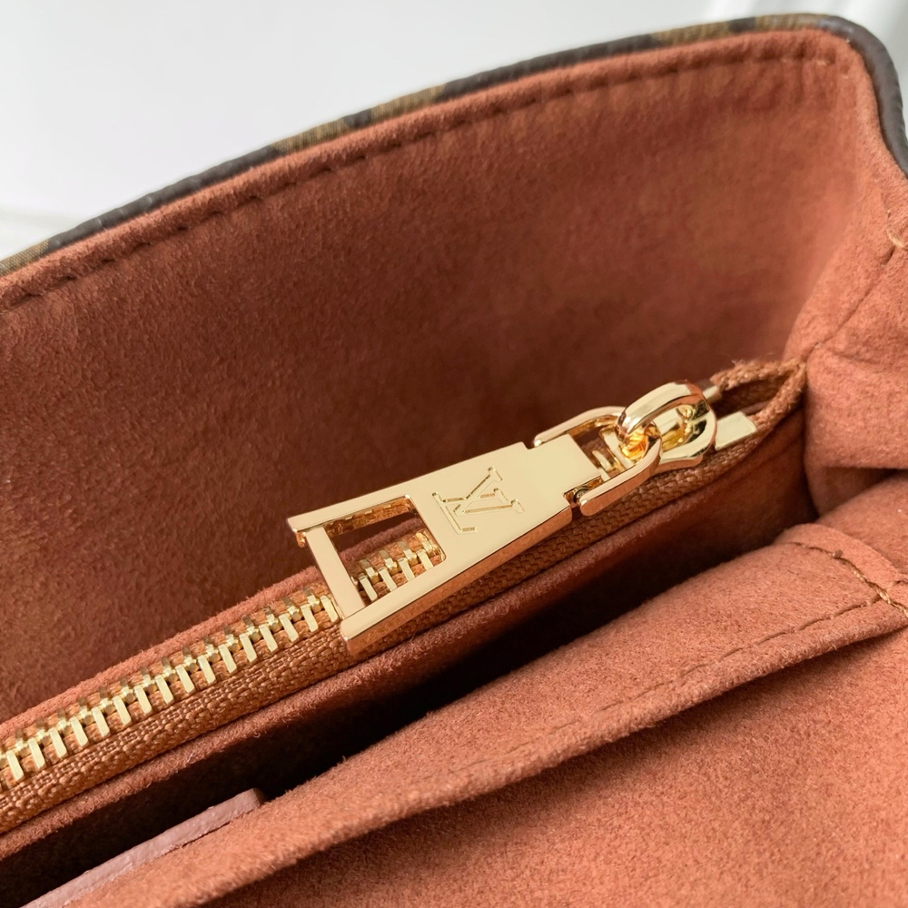 Louis Vuitton Madeleine BB
