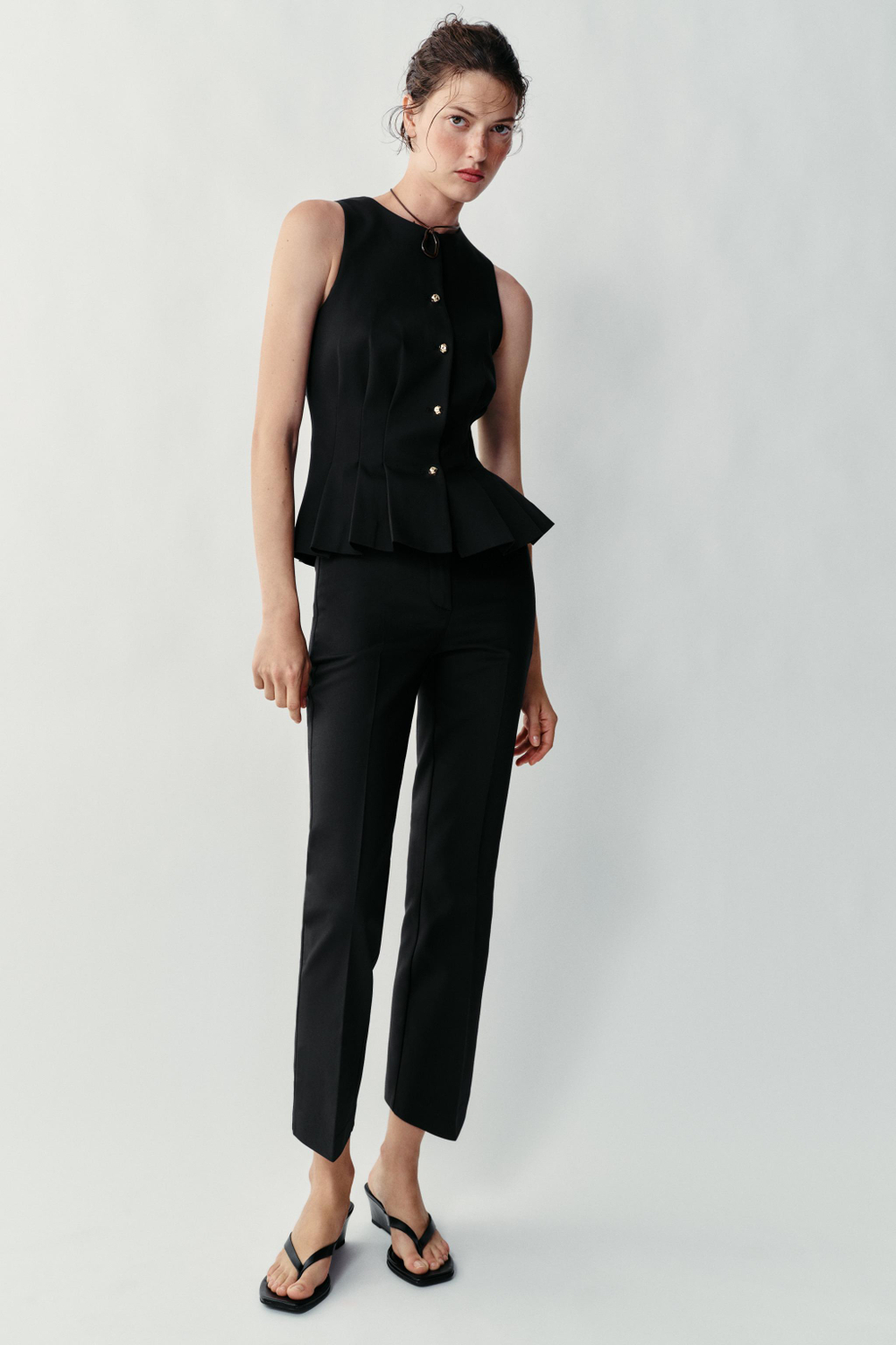 ZARA ЖИЛЕТ СО СКЛАДКАМИ, ЧЕРНЫЙ