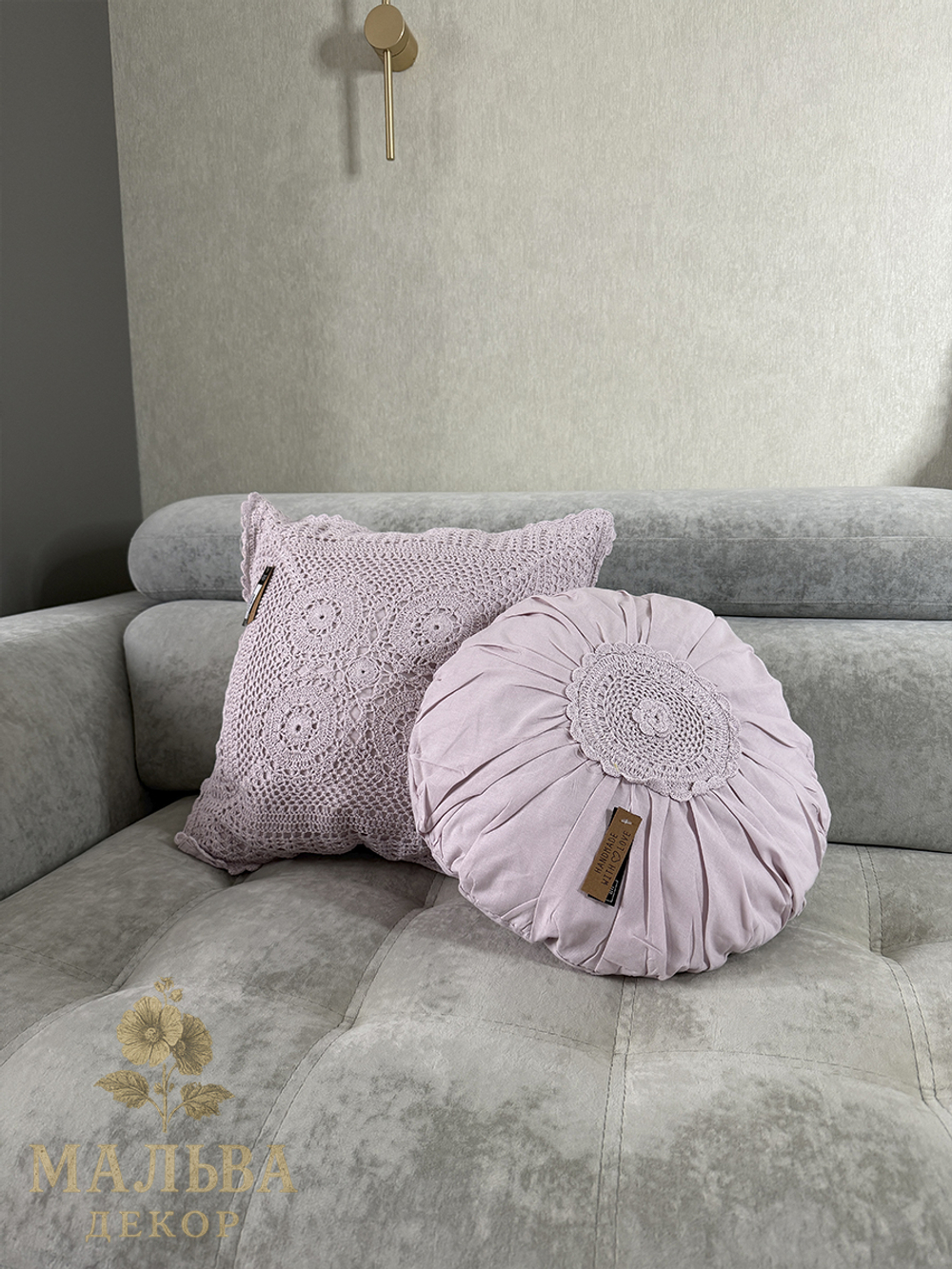Подушка декоративная "Лейс" круглая розовая 39x39x10см от J-LINE