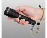 Фонарь Armytek Predator v3 / XP-L HI Теплый / 930 лм / 5°:40° / 1x18650 или 2xCR123A