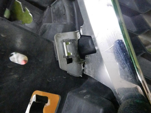 Решетка радиатора Mazda CX-5 (2011-2015)