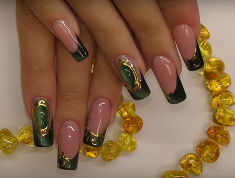 МК Королевский изумруд. Дизайн гель-лаком кошачий глаз.