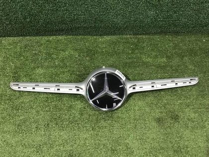 Накладка решетки радиатора Mercedes CLS W218 C218 (2014-2017)