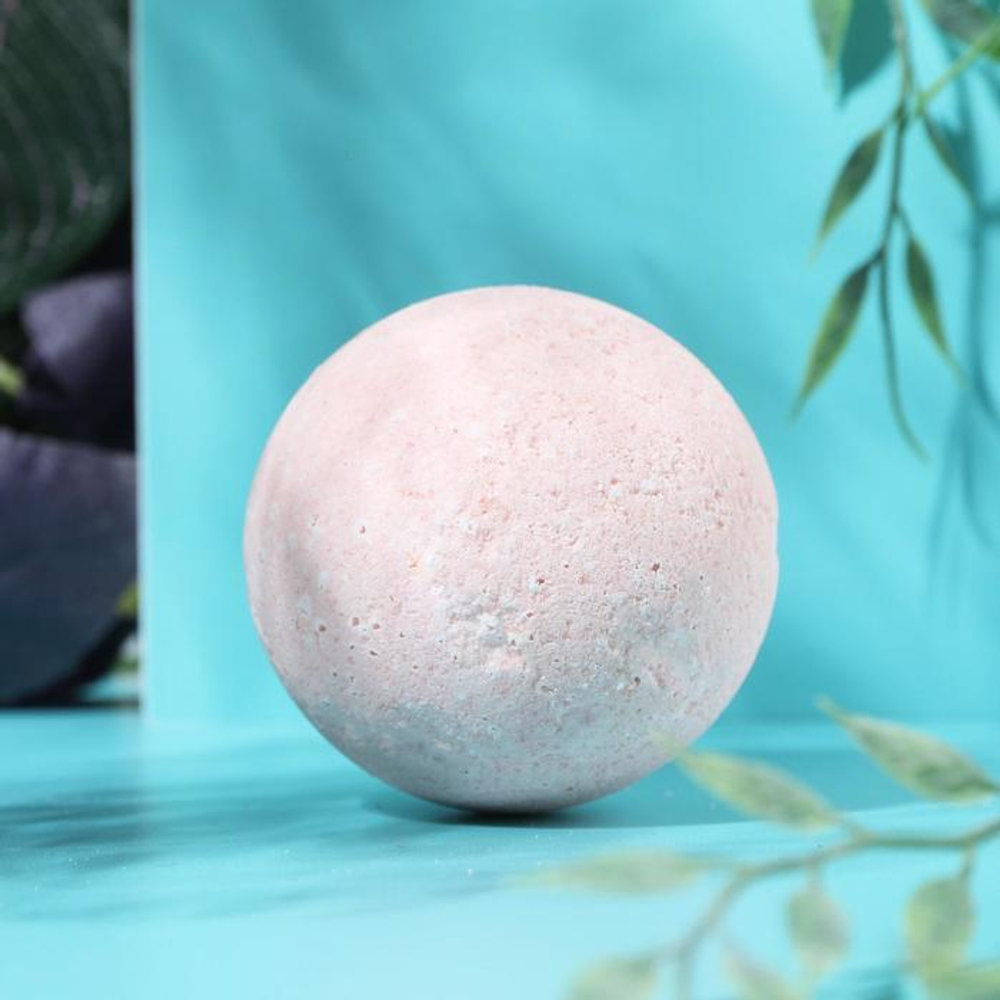 Бомбочка для ванны «Кладовая красоты» с ароматом клубники - 120 гр.