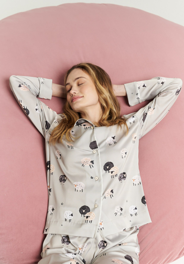 Пижамы из шелка с рисунком