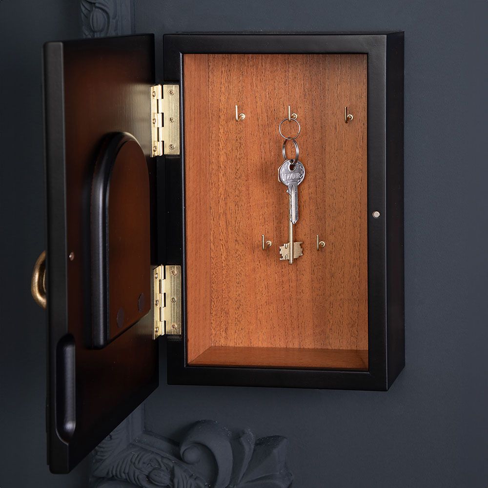 Полка - ключница Кошка Грация Орех Бронза