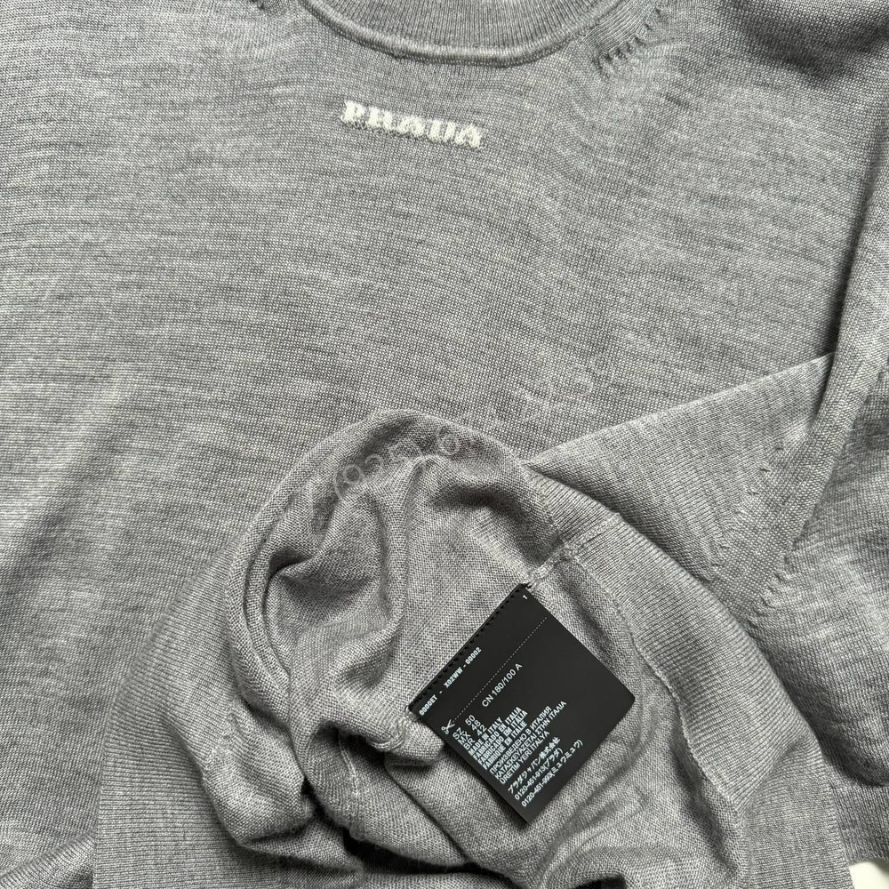 Футболка Prada