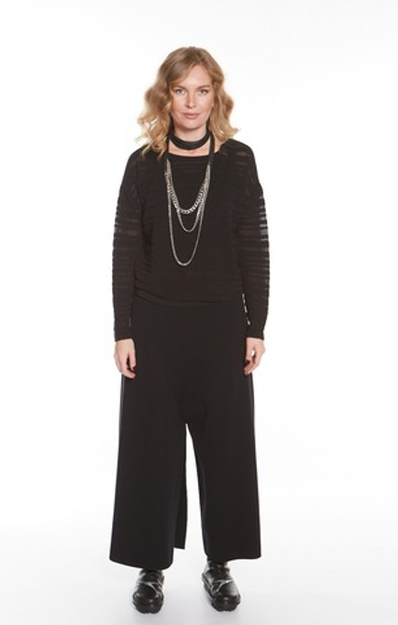 БРЮКИ С РАЗРЕЗАМИ