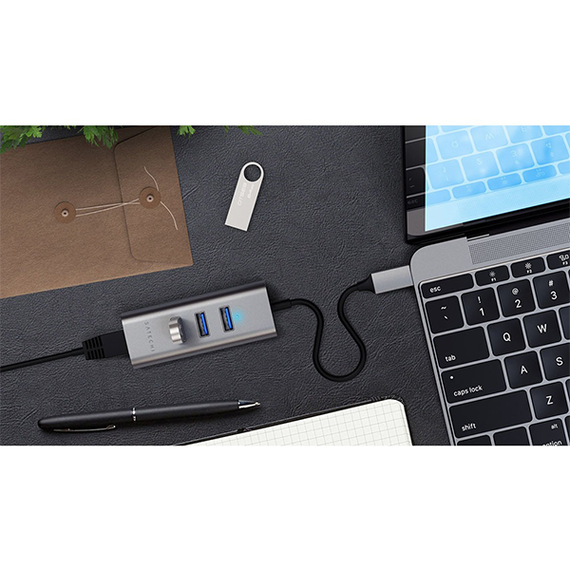 USB-концентратор Satechi USB-C с 3 портами USB 3.0 и Ethernet (RJ45) (ST-TC2N1USB31AM) серый космос
