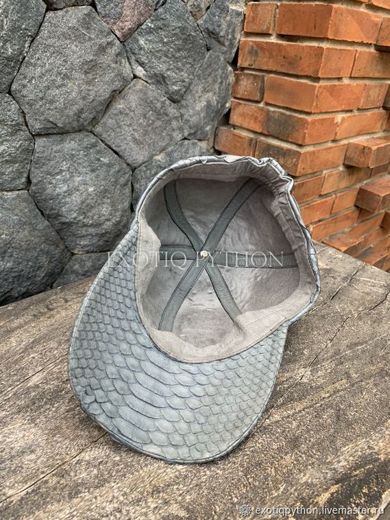 Бейсболка из кожи питона AC-95