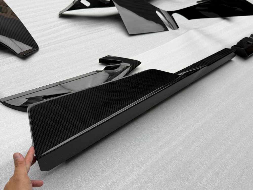 Карбоновый обвес для Lamborghini Revuelto 2023+ Ламборгини