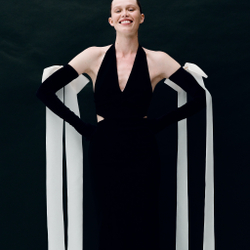 Черные перчатки с белыми бантами