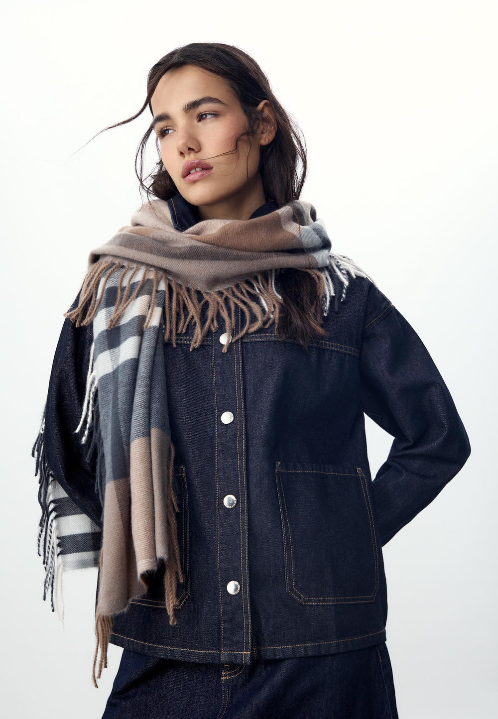 STRADIVARIUS Клетчатый шарф с бахромой, черный