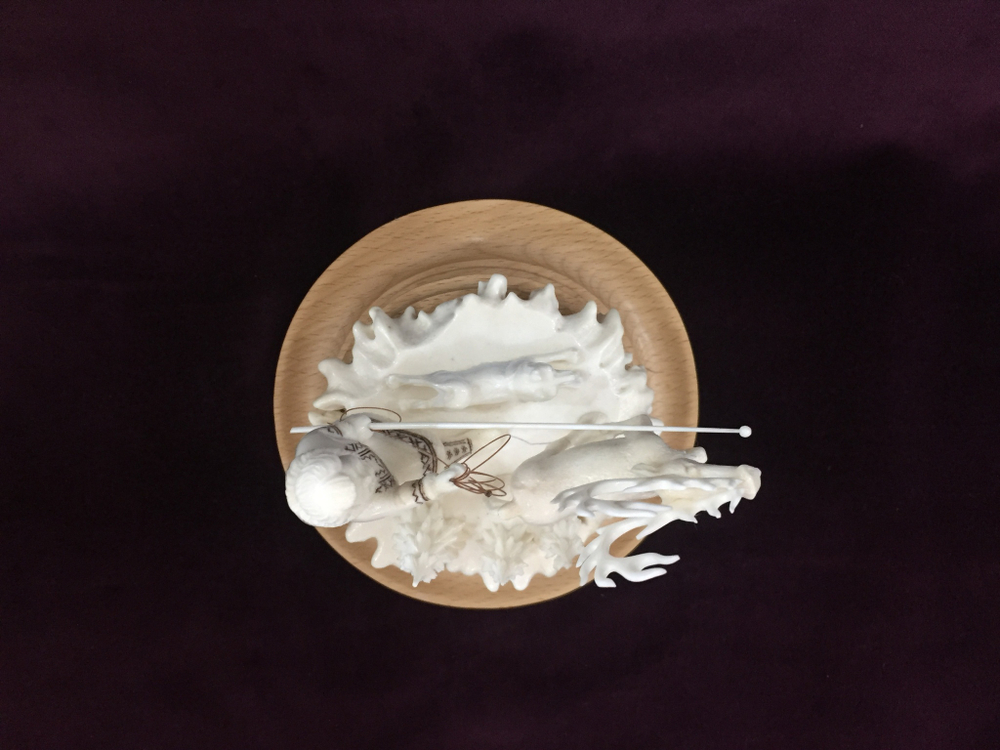 Ловля оленя, малая скульптурная композиция