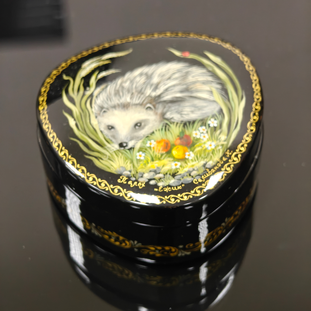 Шкатулка малая "Ежик" (Ручная роспись Палех)