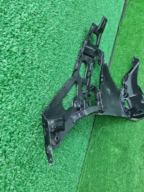 Кронштейн бампера левый Mercedes S W223 20-нв AMG