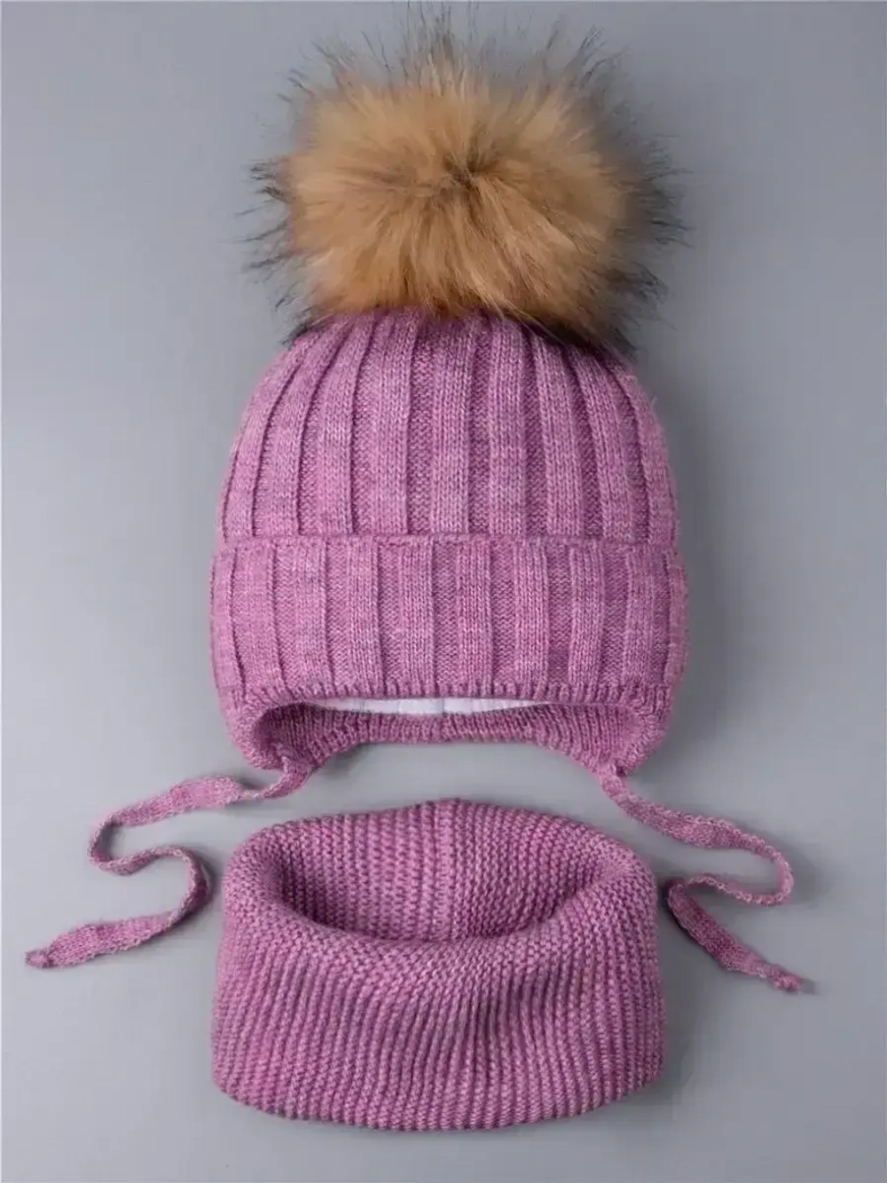 Шапка зимняя для девочки и снуд вязаные