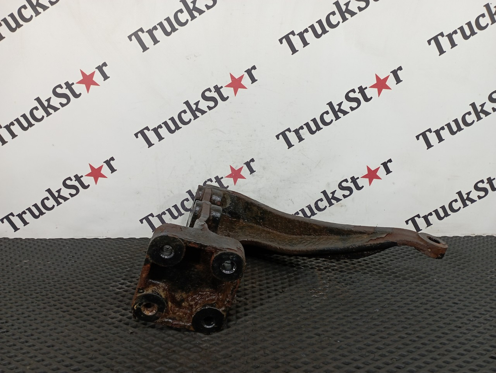 Кронштейн кабины правый 2023г.