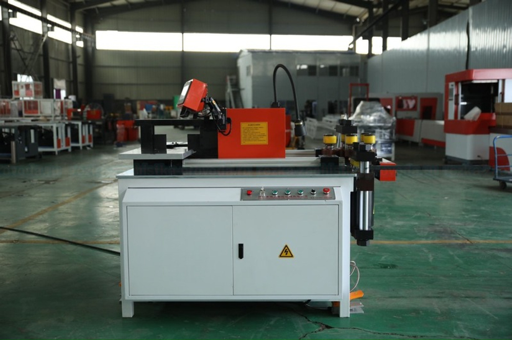 Полностью автоматическая машина для обработки шин 3 в 1 с ЧПУ приводом MIR-CNC-303-BSSK