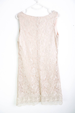 Платье прямого кроя кружевное, маркировка М, визуально на 46 размер, новое