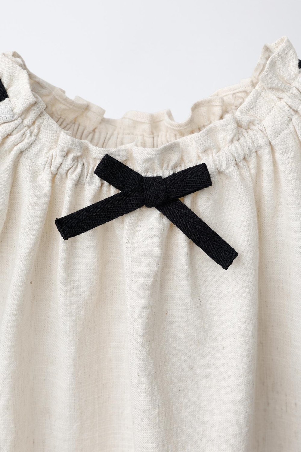 ZARA БЛУЗА С ЦВЕТОЧНОЙ ВЫШИВКОЙ, СВЕТЛО-БЕЖЕВЫЙ