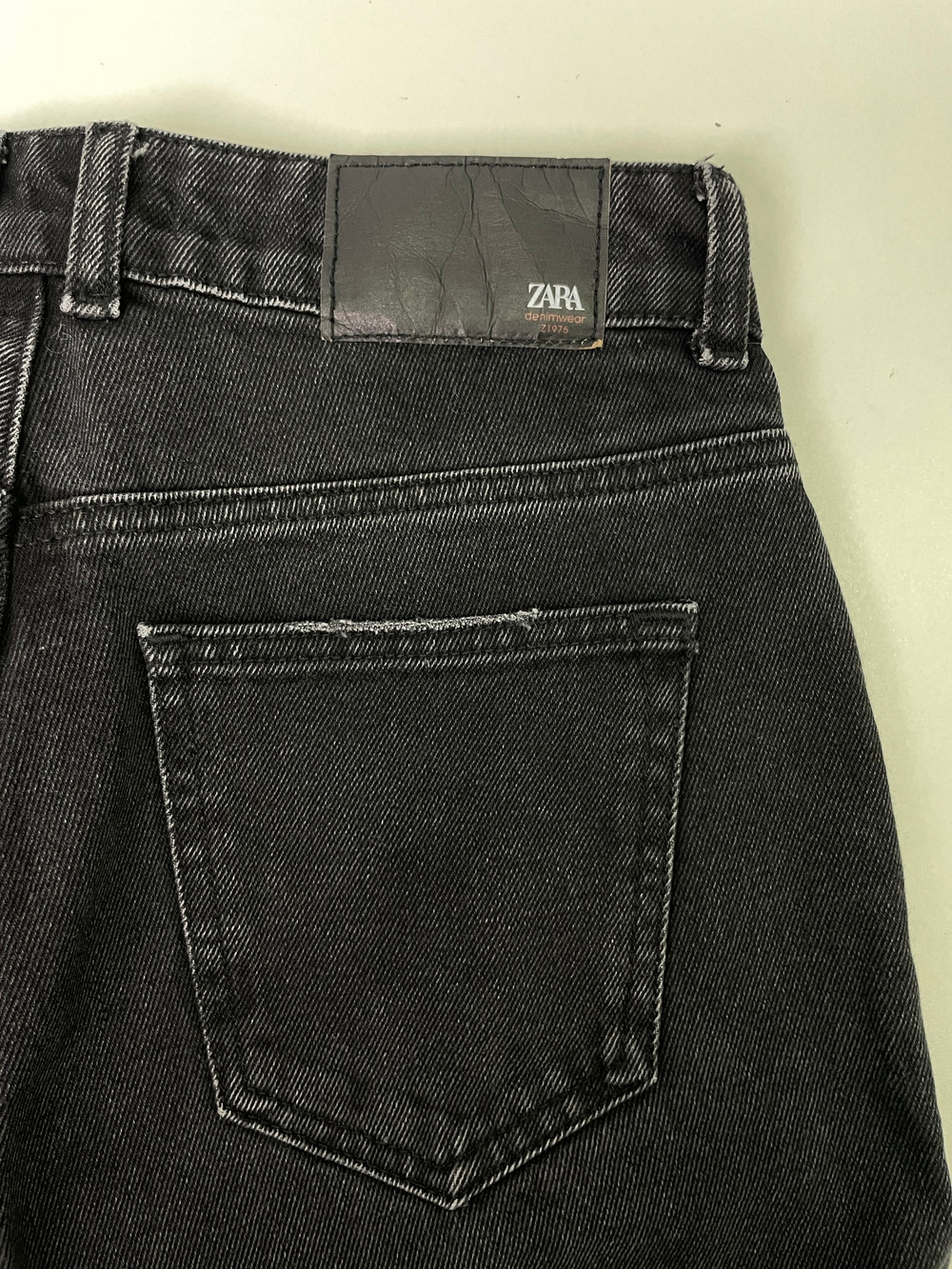 Джинсы Zara