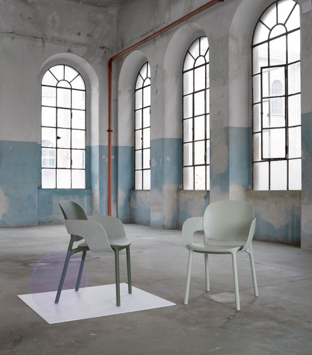 Кресло пластиковое с обивкой Scab Design Hug, оливковый