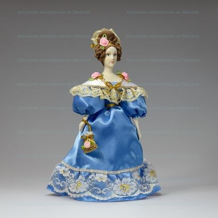Сувенирная кукла в нарядном платье 19 века