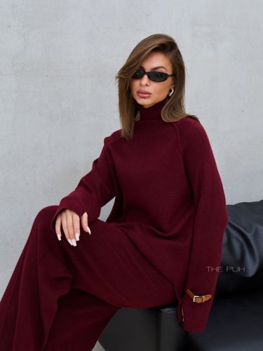 Бордовый трикотажный костюм с брюками