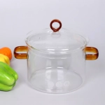 Кастрюля из боросиликатного стекла 1,5л «Хай-Тек» со стеклянными цветными ручками