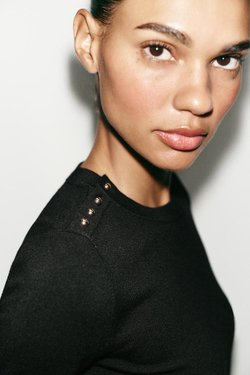 ZARA БАЗОВЫЙ ТРИКОТАЖНЫЙ СВИТЕР С КОРОТКИМИ РУКАВАМИ, ЧЕРНЫЙ